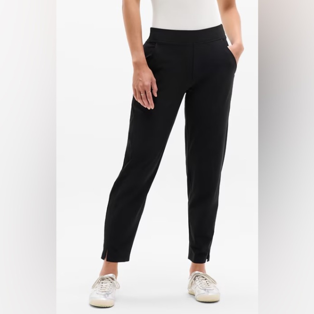 Athleta Brooklyn Mid Rise Ankle Pant in Black size 4P